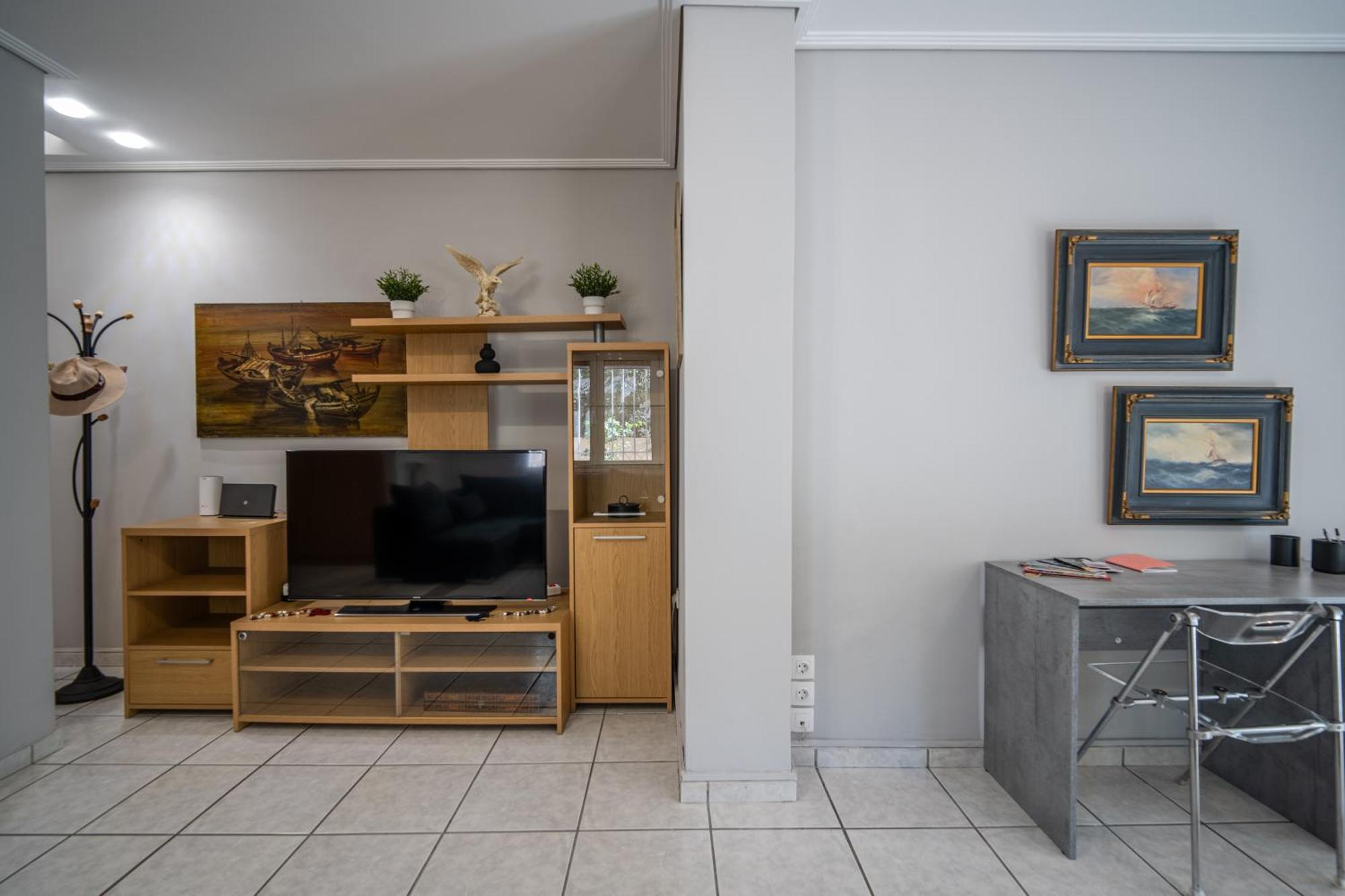 Angel , Luxury 2Bd Apartment Next To The Beach Афины Экстерьер фото